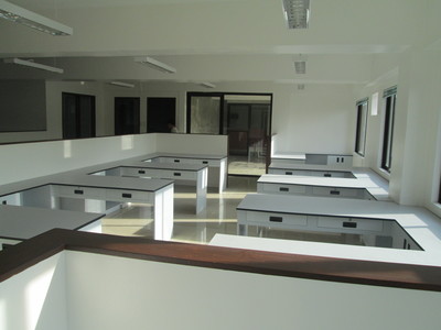 Paraiso Office Building by Aztala Corporation